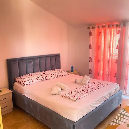 Rokes Cozy Corner Golem (Tirana)