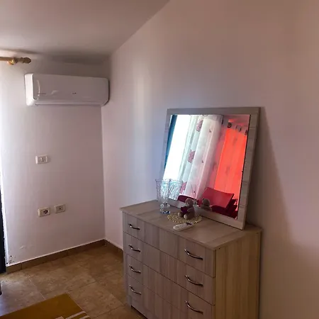 Rokes Cozy Corner Golem (Tirana)